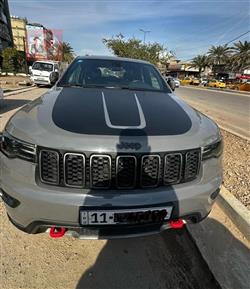 جیپ گراند شیرۆکی